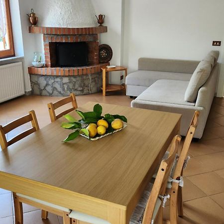 La Casa Dei Limoni Apartment Казарца Лигуре Екстериор снимка
