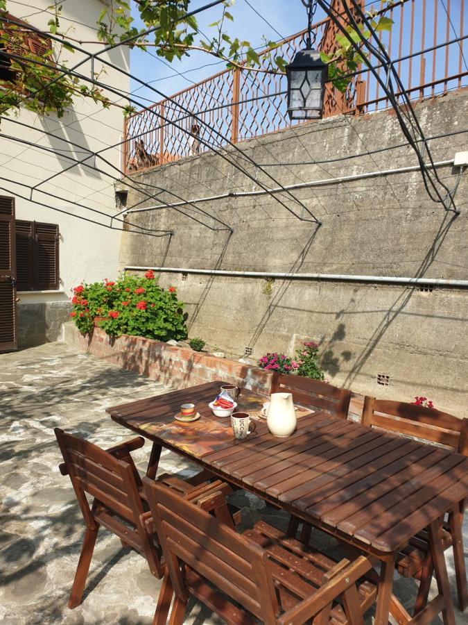 La Casa Dei Limoni Apartment Казарца Лигуре Екстериор снимка