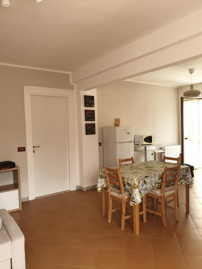 La Casa Dei Limoni Apartment Казарца Лигуре Екстериор снимка